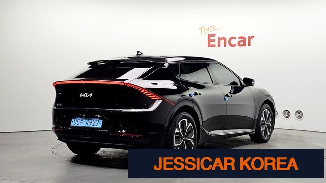 2023 Kia EV6 - Thumbnail 2