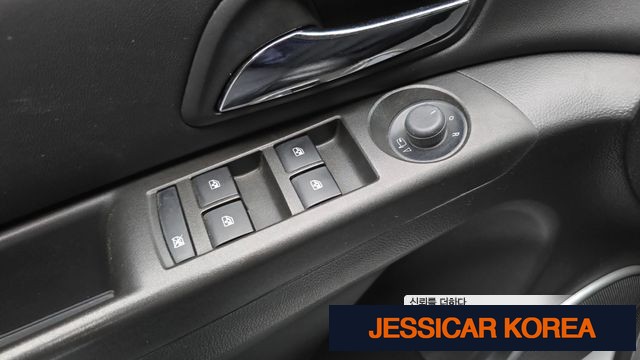 2013 Chevrolet Cruze - Thumbnail 8