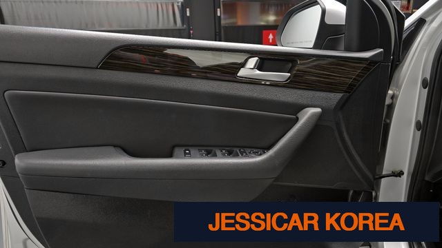 2016 Hyundai LF Sonata - Thumbnail 9