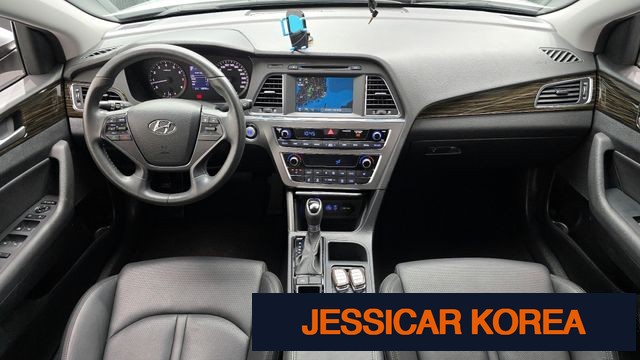 2016 Hyundai LF Sonata - Thumbnail 4