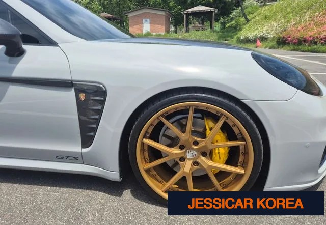 2014 Porsche Panamera - Thumbnail 5