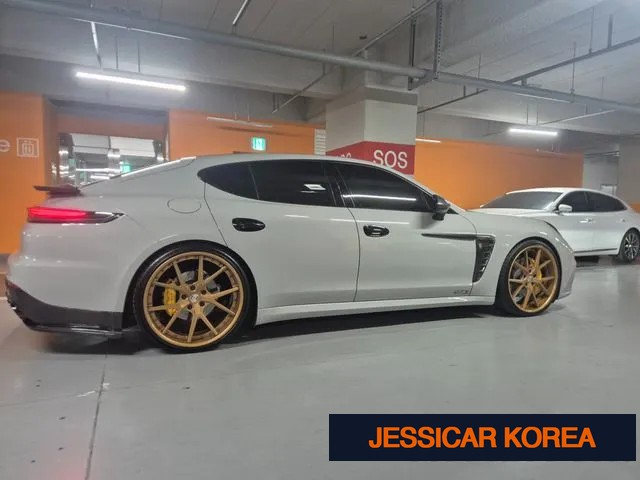 2014 Porsche Panamera - Thumbnail 9