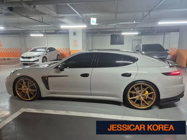 2014 Porsche Panamera - Thumbnail 10