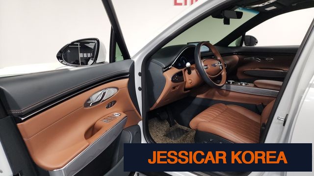 2021 Genesis GV70 - Thumbnail 8