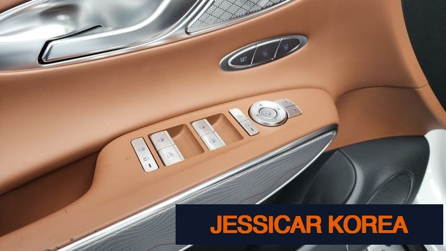 2021 Genesis GV70 - Thumbnail 9