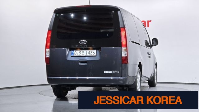 2023 Hyundai Staria - Thumbnail 2