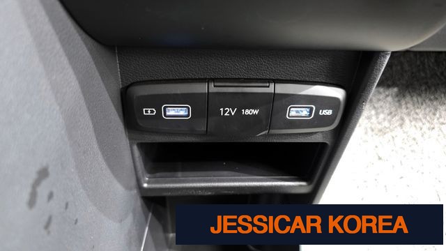 2023 Hyundai Staria - Thumbnail 3
