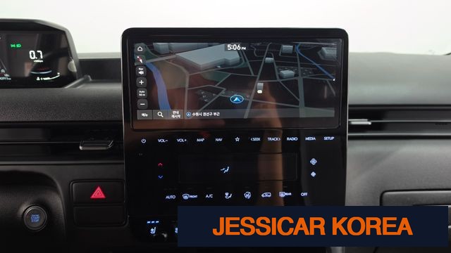2022 Hyundai Staria - Thumbnail 2