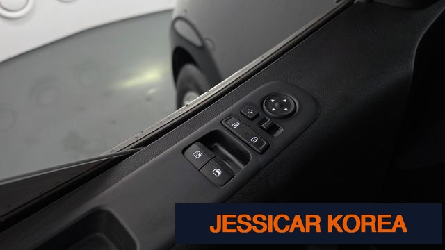 2022 Hyundai Staria - Thumbnail 6