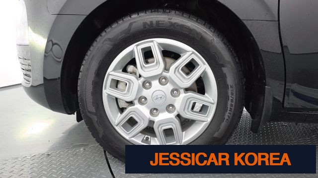 2022 Hyundai Staria - Thumbnail 9
