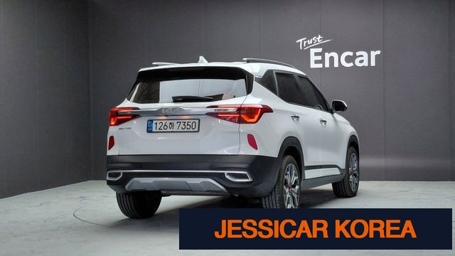 2023 Kia Seltos - Thumbnail 3