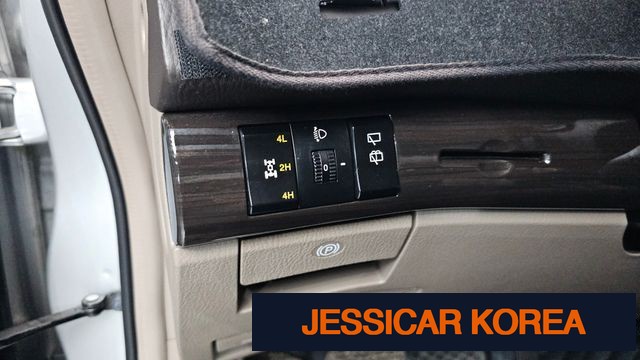 2016 KG Mobility Korando Turismo - Thumbnail 6