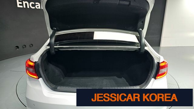 2016 Hyundai LF Sonata - Thumbnail 2