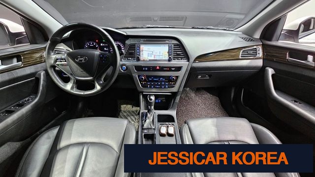 2016 Hyundai LF Sonata - Thumbnail 4