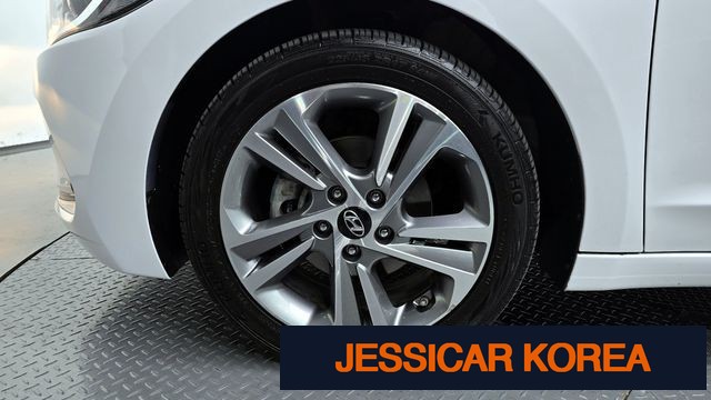 2018 Hyundai Avante AD - Thumbnail 8