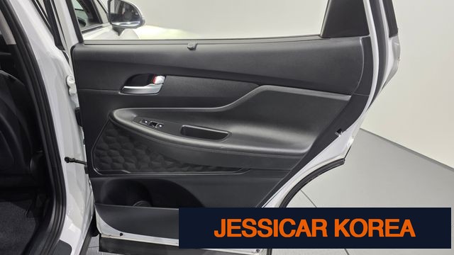 2023 Hyundai The New Santa Fe - Thumbnail 2