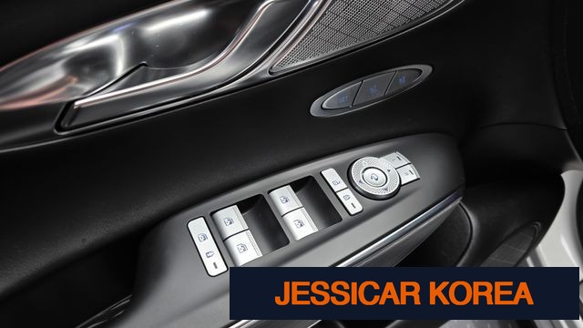 2023 Genesis GV70 - Thumbnail 7