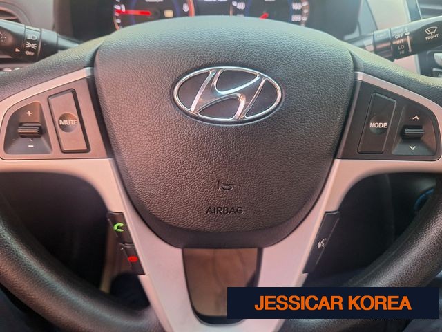 2012 Hyundai Accent (new model) - Thumbnail 10