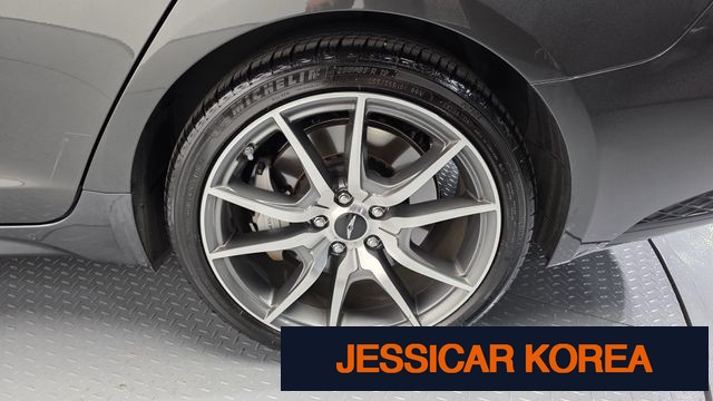 2025 Genesis The New G70 - Thumbnail 2