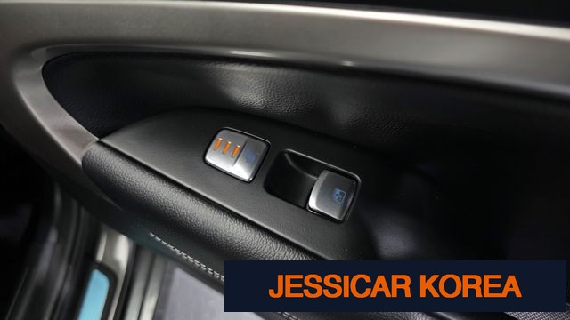 2025 Genesis The New G70 - Thumbnail 10