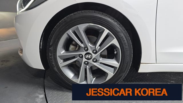 2016 Hyundai Avante AD - Thumbnail 2