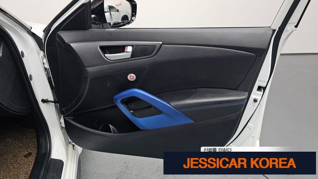 2016 Hyundai The New Veloster - Thumbnail 9