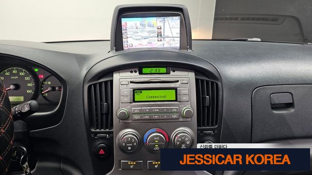 2016 Hyundai Grand Starex - Thumbnail 2