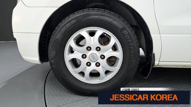2016 Hyundai Grand Starex - Thumbnail 3