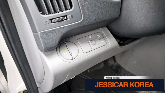 2016 Hyundai Grand Starex - Thumbnail 4