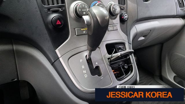 2016 Hyundai Grand Starex - Thumbnail 6