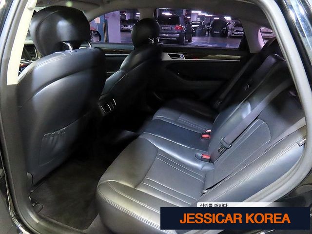 2014 Hyundai Genesis DH - Thumbnail 9