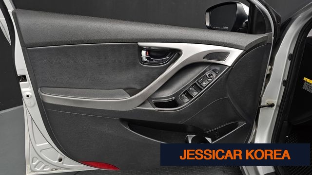 2012 Hyundai Avante MD - Thumbnail 4