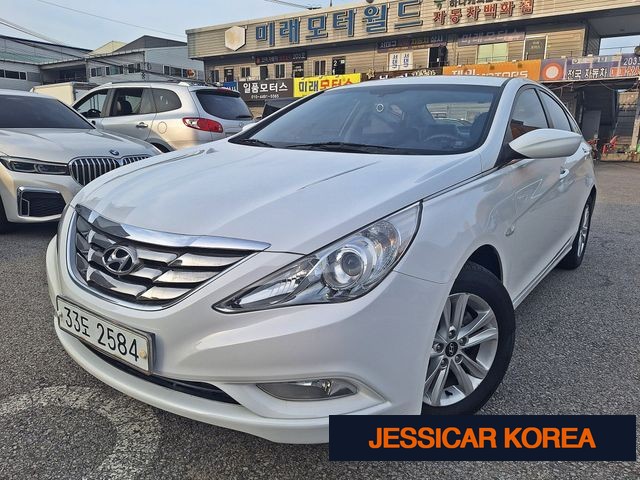 2010 Hyundai YF Sonata - Thumbnail 9