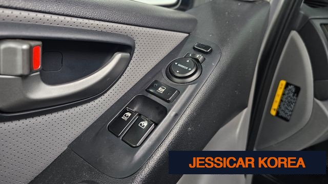 2016 Hyundai Grand Starex - Thumbnail 4