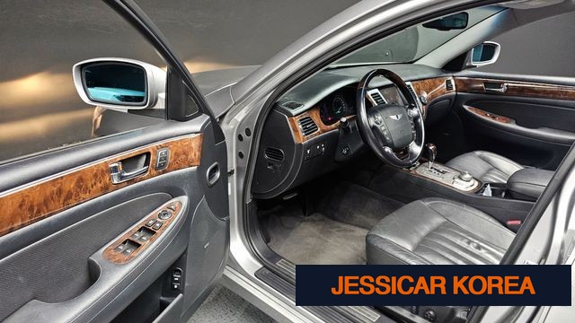 2008 Hyundai Genesis - Thumbnail 2