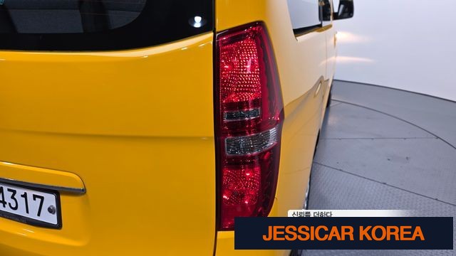 2019 Hyundai The New Grand Starex - Thumbnail 2
