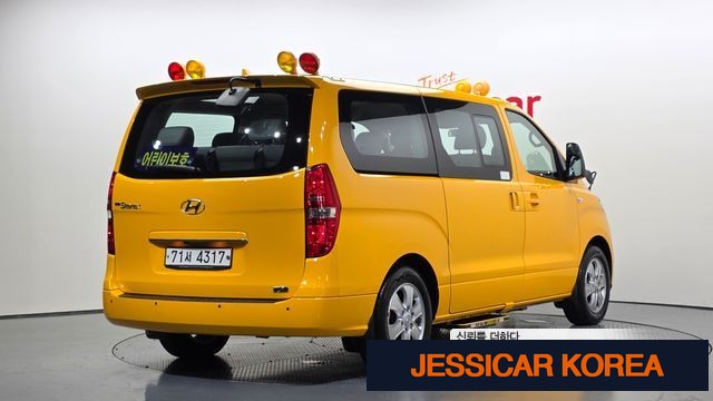 2019 Hyundai The New Grand Starex - Thumbnail 3
