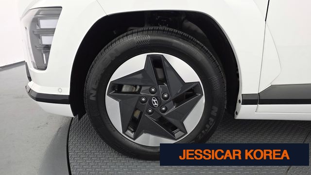 2025 Hyundai Kona Electric (SX2) - Thumbnail 3