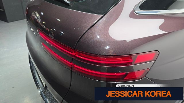 2022 Genesis GV70 - Thumbnail 4