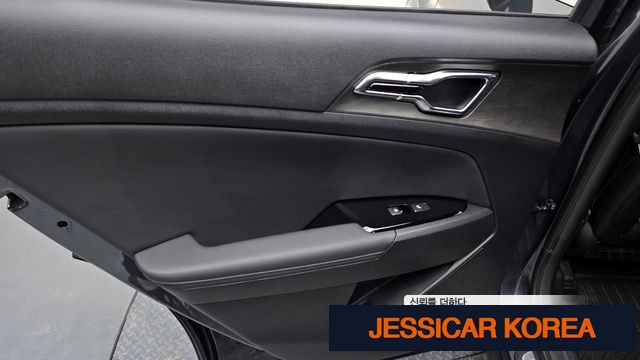 2024 Kia Sportage 5th generation hybrid - Thumbnail 5