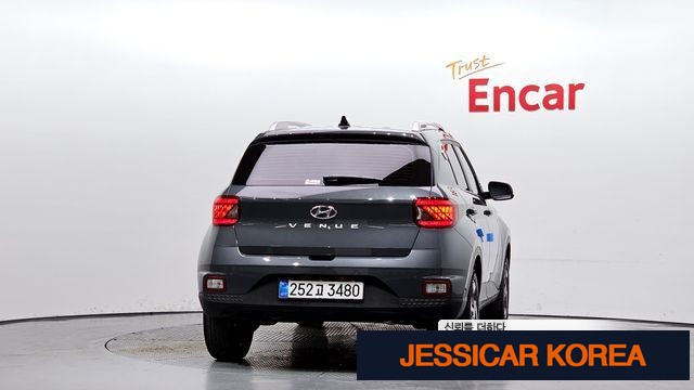 2026 Hyundai Venue - Thumbnail 3