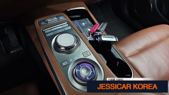 2021 Genesis GV70 - Thumbnail 7