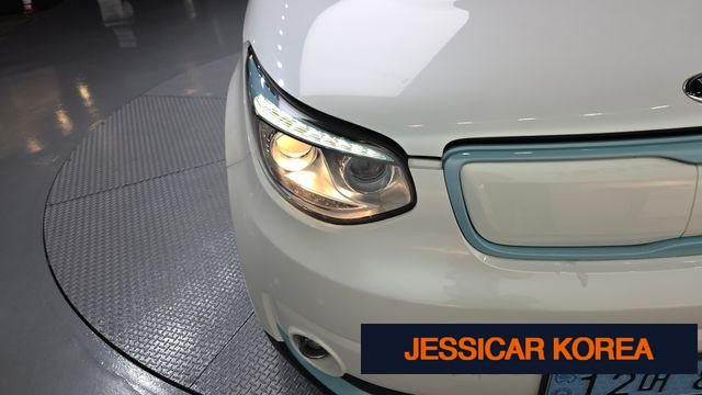 2018 Kia Soul EV - Thumbnail 3