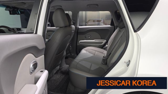 2018 Kia Soul EV - Thumbnail 5