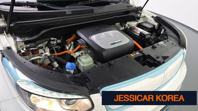 2018 Kia Soul EV - Thumbnail 8