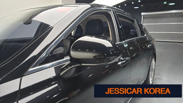 2019 Genesis G90 - Thumbnail 8