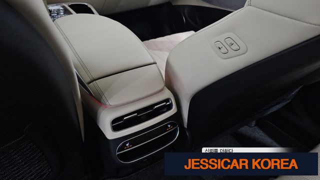 2022 Genesis GV70 - Thumbnail 2