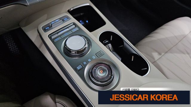 2022 Genesis GV70 - Thumbnail 7