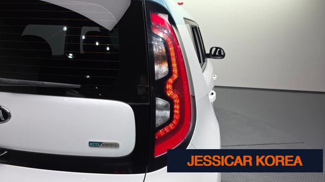 2018 Kia Soul EV - Thumbnail 2
