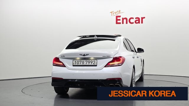 2019 Genesis G70 - Thumbnail 10